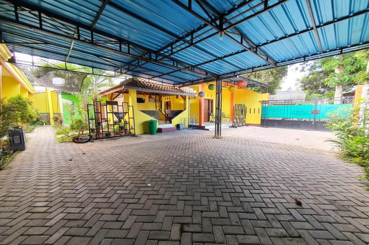 Apartamento New Puri Amalia Banyuwangi  Exterior foto