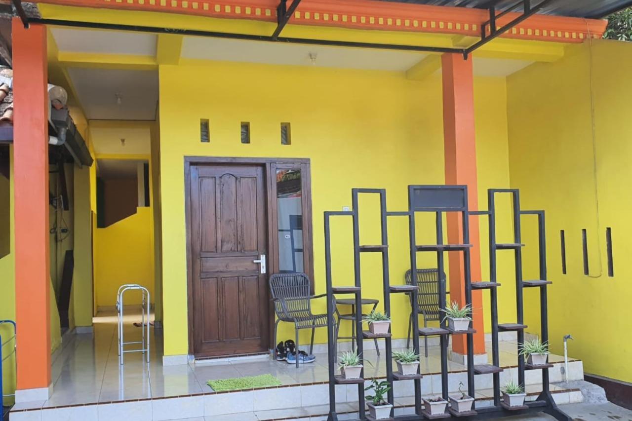 Apartamento New Puri Amalia Banyuwangi  Exterior foto